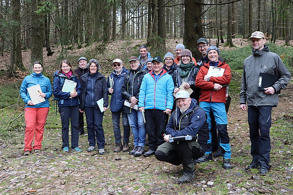 Gruppenbild im Wald